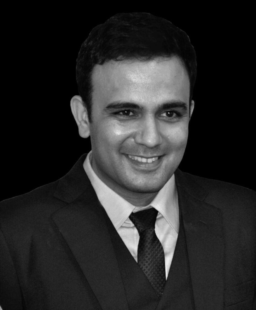 Dr Swapnil Pande implant specialist in Mumbai portrait best dentist in Mumbai